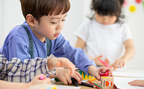 集中力や感性を養うあそび