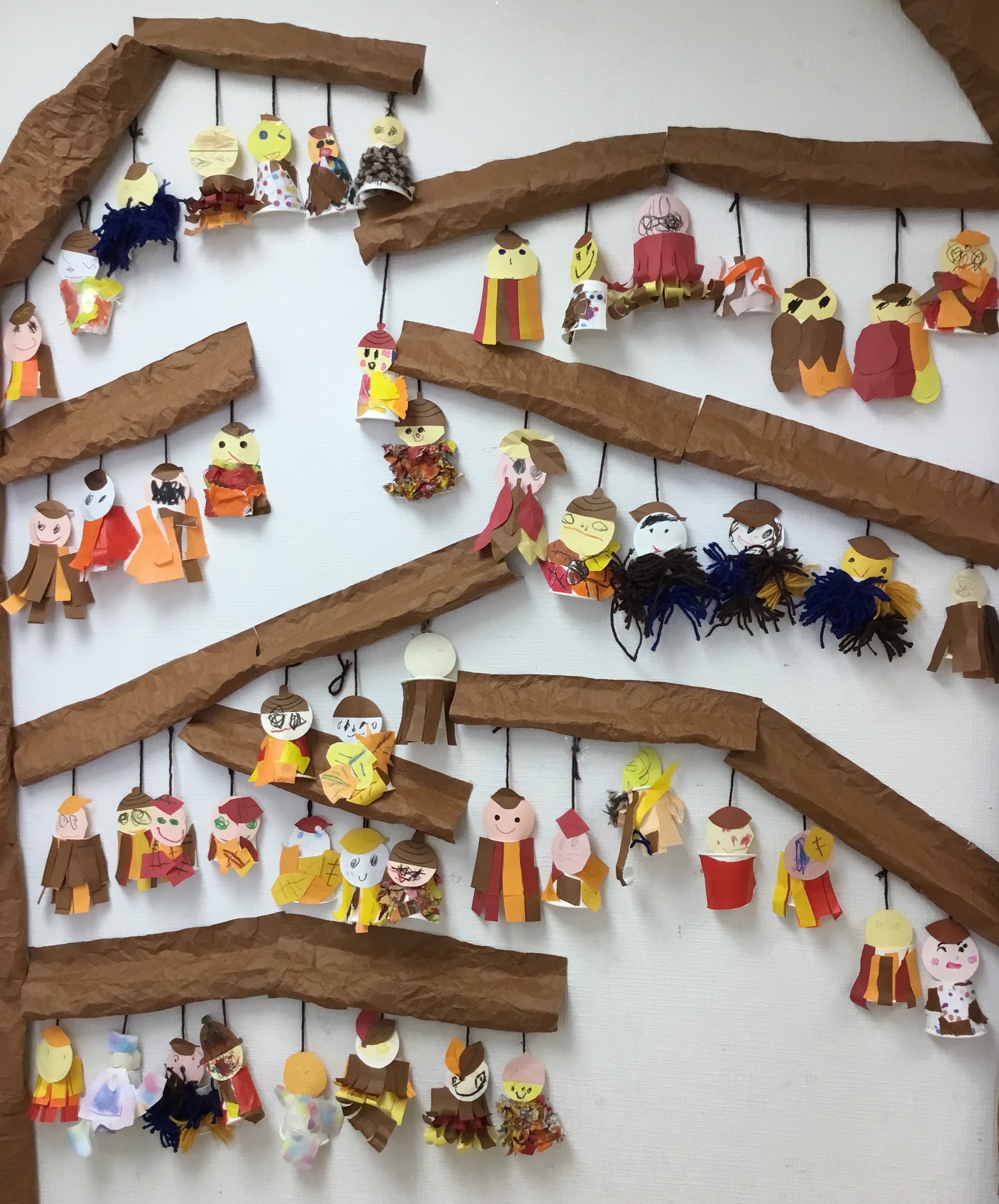 秋の壁面 みのむし製作 9月 10月 壁面飾り - おもちゃ
